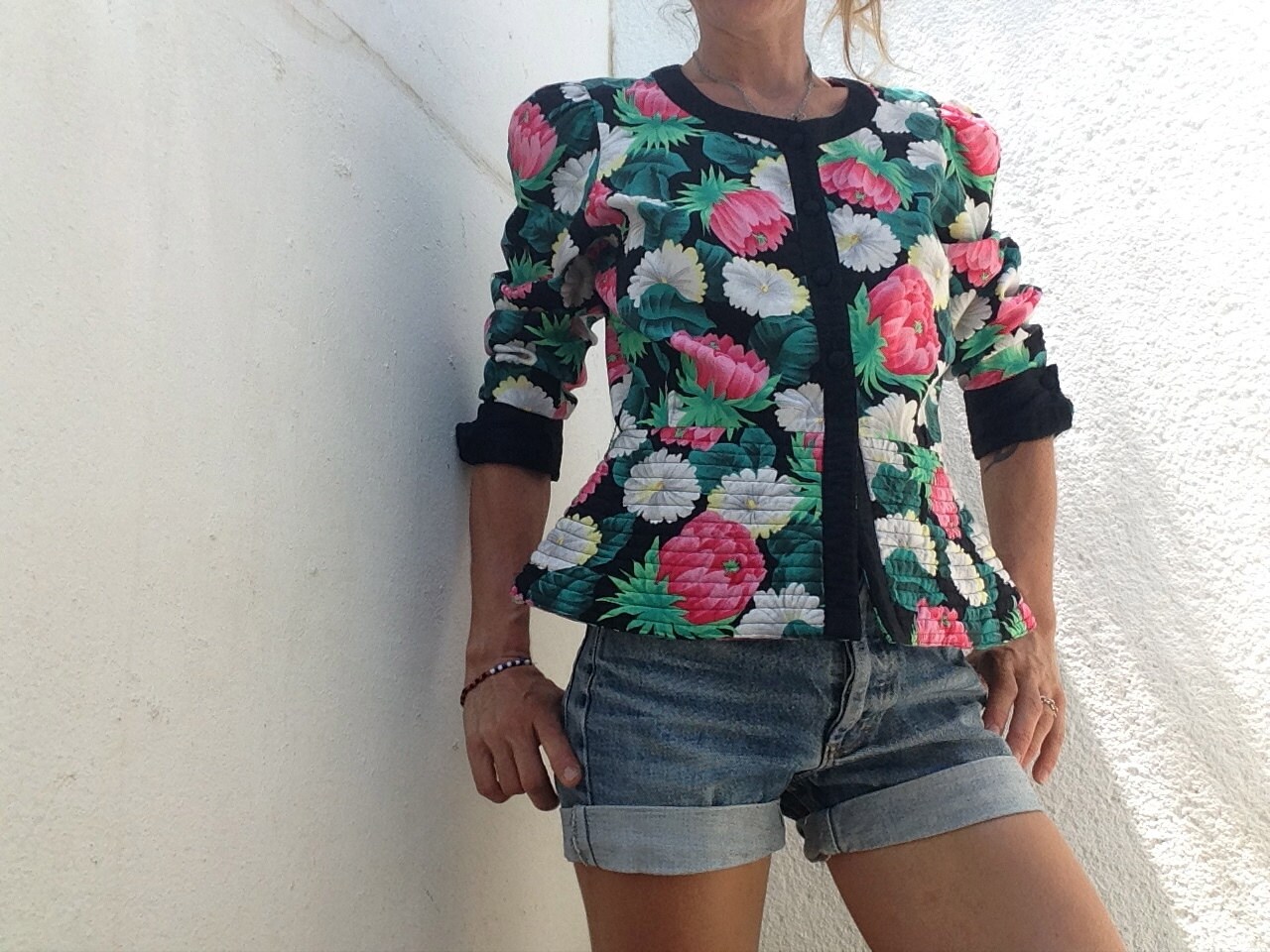 Guy Laroche Vintage Jacke 1980S | Floral Gesteppte Schößchen Sommer-Blazer Baumwolle Schwarz Rosa Weiß Garten Print Hergestellt in Frankreich S von PNBvintage