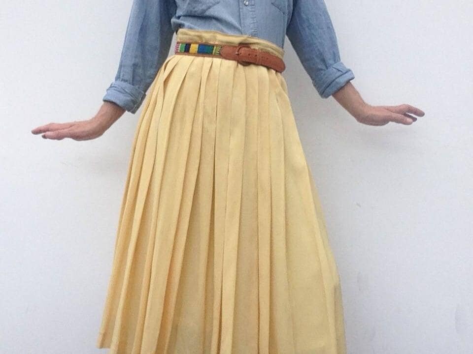 Louis Féraud Falten Vintage Rock 1980S | Gelber Fließender Mittellanger Sommerrock Weiten Schnitt Hergestellt in Frankreich Grösse M/L von PNBvintage