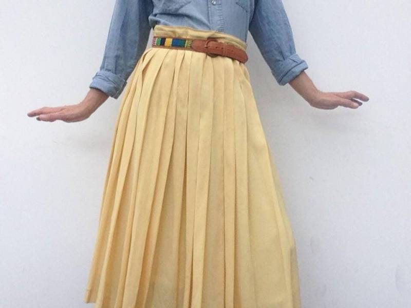 Louis Féraud Falten Vintage Rock 1980S | Gelber Fließender Mittellanger Sommerrock Weiten Schnitt Hergestellt in Frankreich Grösse M/L Louis Féraud Falten Vintage Rock 1980S | Gelber Fließender Mittellanger Sommerrock Weiten Schnitt Hergestellt in Frankreich Grösse M/L von PNBvintage