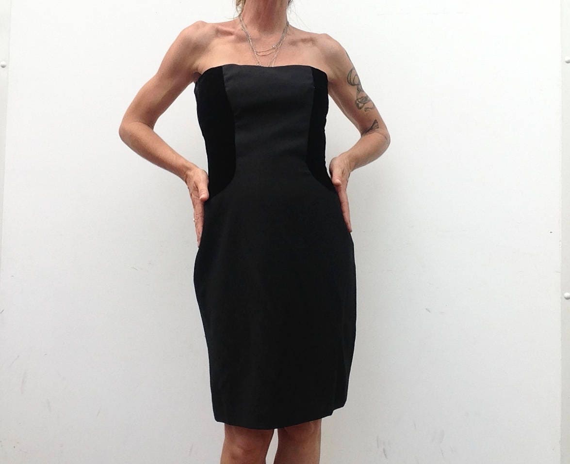 Pierre Balmain Vintage Kleid 1980Er Jahre | Schwarzer Samt Mini Bodycon Trägerloses Rückenfreies Abendkleid Elegantes Schick Hergestellt in von PNBvintage