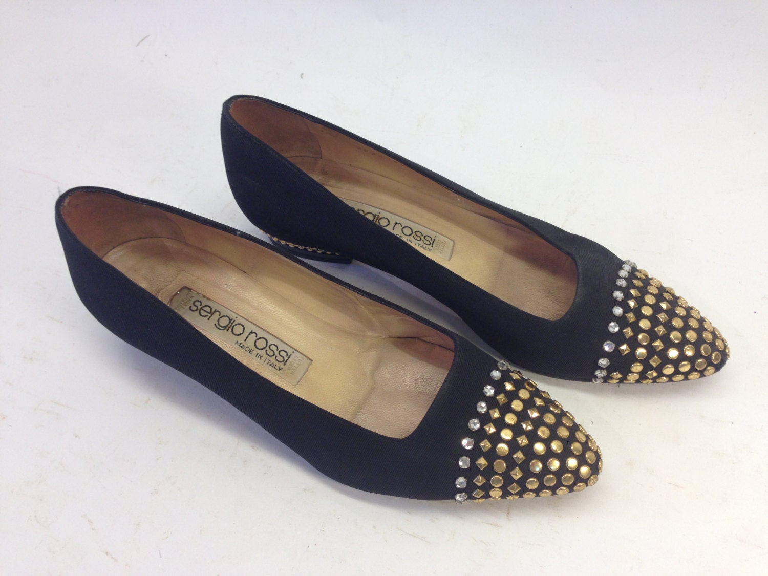 Sergio Rossi 1980Er Vintage Ballerina Schuhe | Schwarze Canvas & Leder Hausschuhe Gold Silber Nieten Hergestellt in Italien Eu 36.5 Uk3.5/4 Us6 von PNBvintage