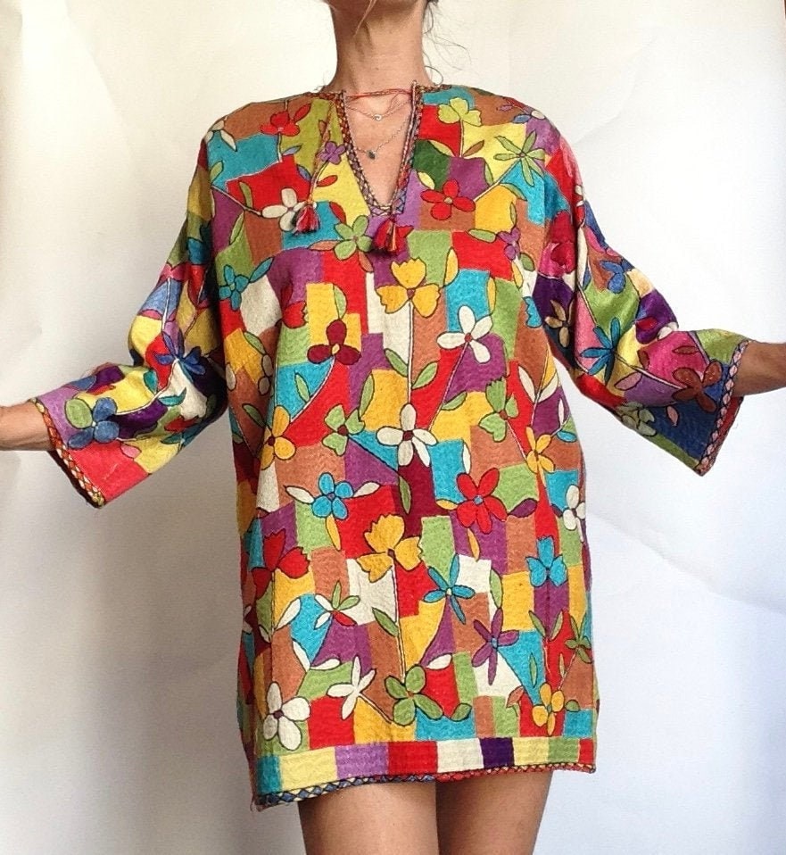 Vintage Stickerei Kleid 1960S | Boho Tunika Blumenstickerei-Hemd Kurzes Buntes Handarbeit Boho/Hippie Grösse S Vintage Stickerei Kleid 1960S | Boho Tunika Blumenstickerei-Hemd Kurzes Buntes Handarbeit Boho/Hippie Grösse S von PNBvintage