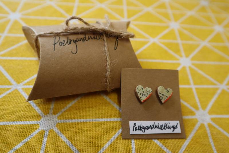 Zeitungs Ohrringe Zeitungs Ohrringe von POETRYANDNICETHINGS