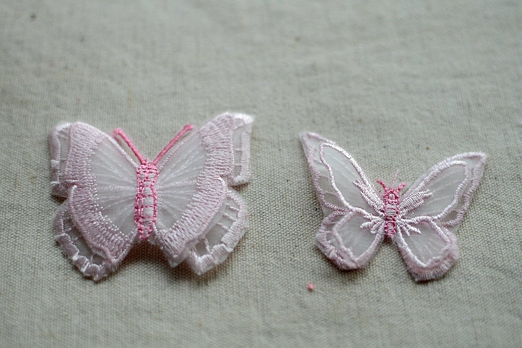 1 Stück Embroidered Pink Appliques, Zusatz Bestickter Schmetterling, Patches Für Dress-Lieferungen, Iron-On-Applición 69-172 von POPOLace