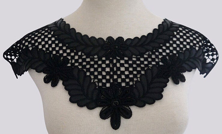 1 Stück Venedig Black Cotton Spitzenkragen Appliques, Floral Emboridered Collar, For Dress, Collar-129-78 von POPOLace