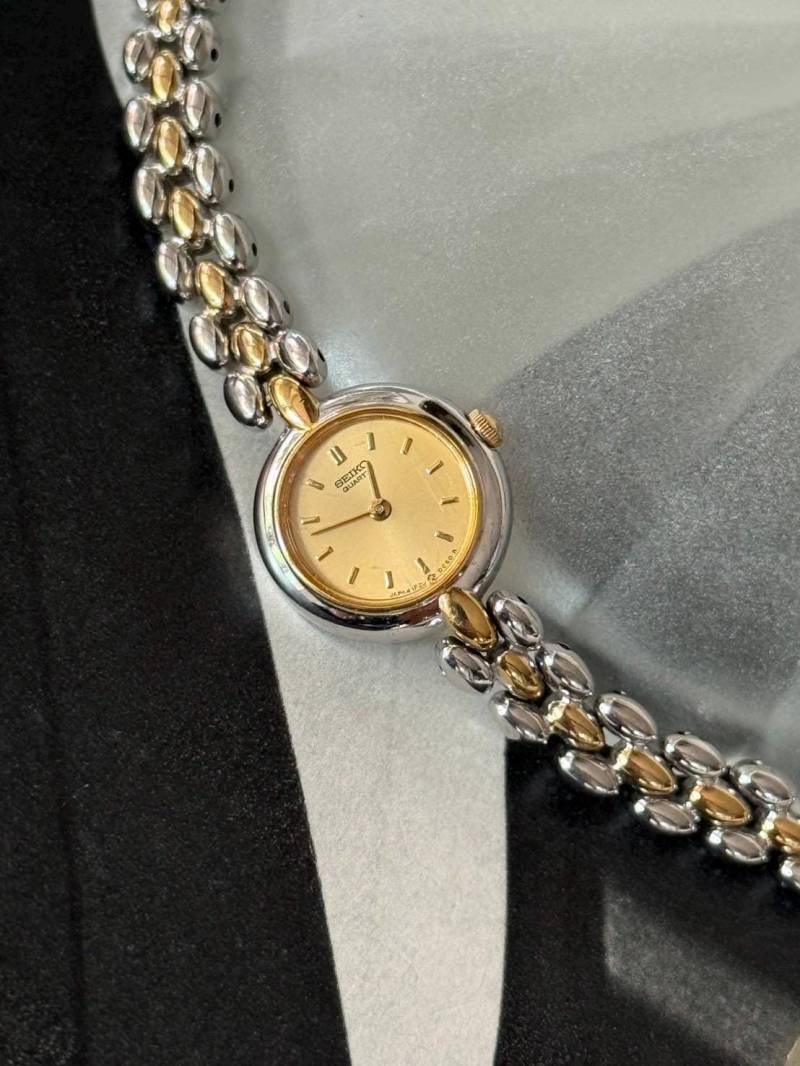 Vintage Seiko 90Er Uhr Gold & Silber Ton Japan Made, Quarzuhr, Damenuhr von POPTheCenturyTime