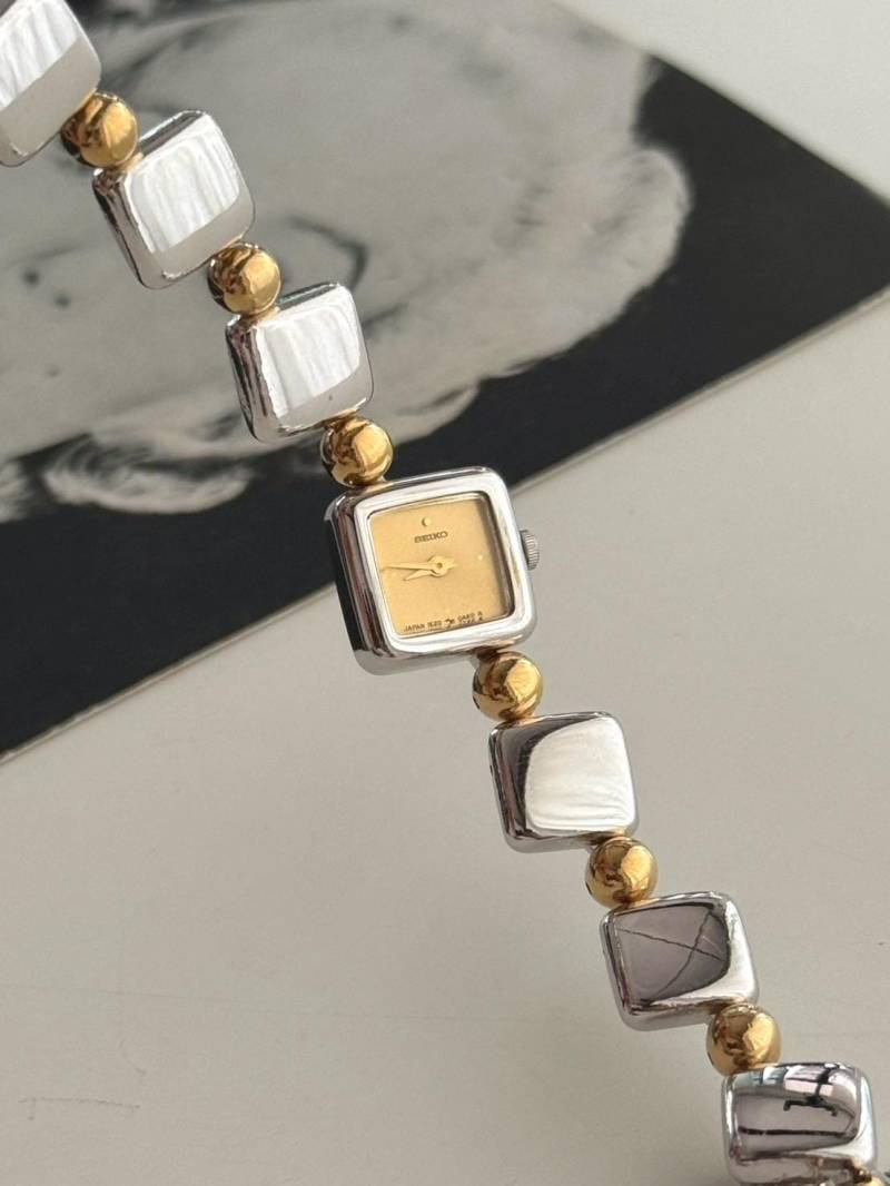 Seltene Seiko Vintage 90Er Jahre Gold Und Silber Ton, Quarzuhr, Japan Made, Damenuhr, Uhr von POPTheCenturyTime