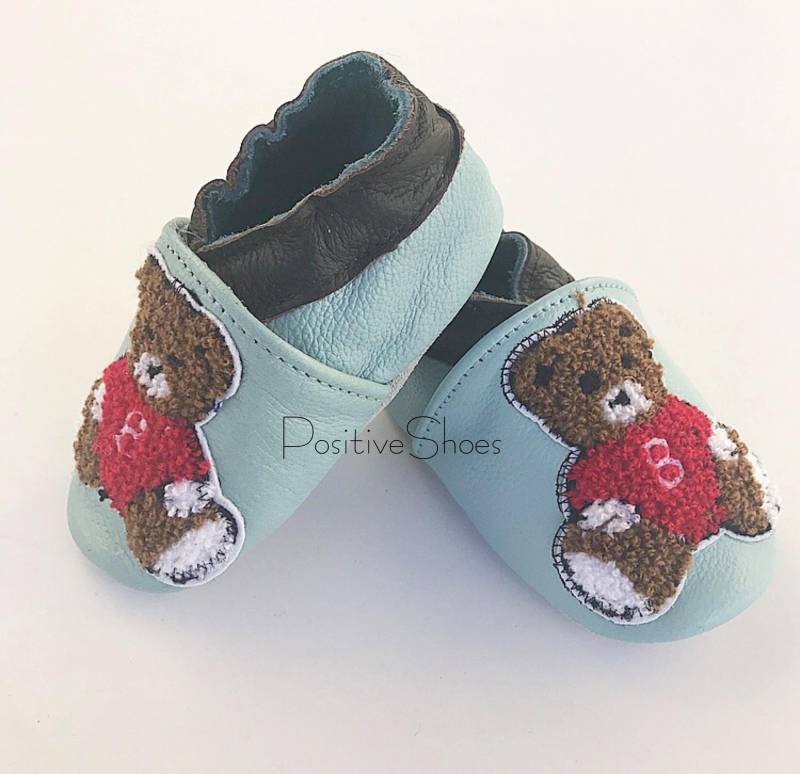 Baby Kuschelschuhe Bär. Kleinkind First Walker Jungen Und Mädchen Leder Mokassins, Säugling Schuhe von POSITIVESHOES