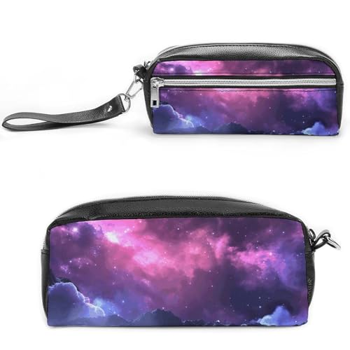 POTSCBVW Magic Galaxy Lila Federmäppchen Große Kapazität mit Zwei Fächern, Reißverschluss Leder Bleistiftbeutel, Tragbare Reise Kosmetiktasche für Damen Herren POTSCBVW Magic Galaxy Lila Federmäppchen Große Kapazität mit Zwei Fächern, Reißverschluss Leder Bleistiftbeutel, Tragbare Reise Kosmetiktasche für Damen Herren von POTSCBVW
