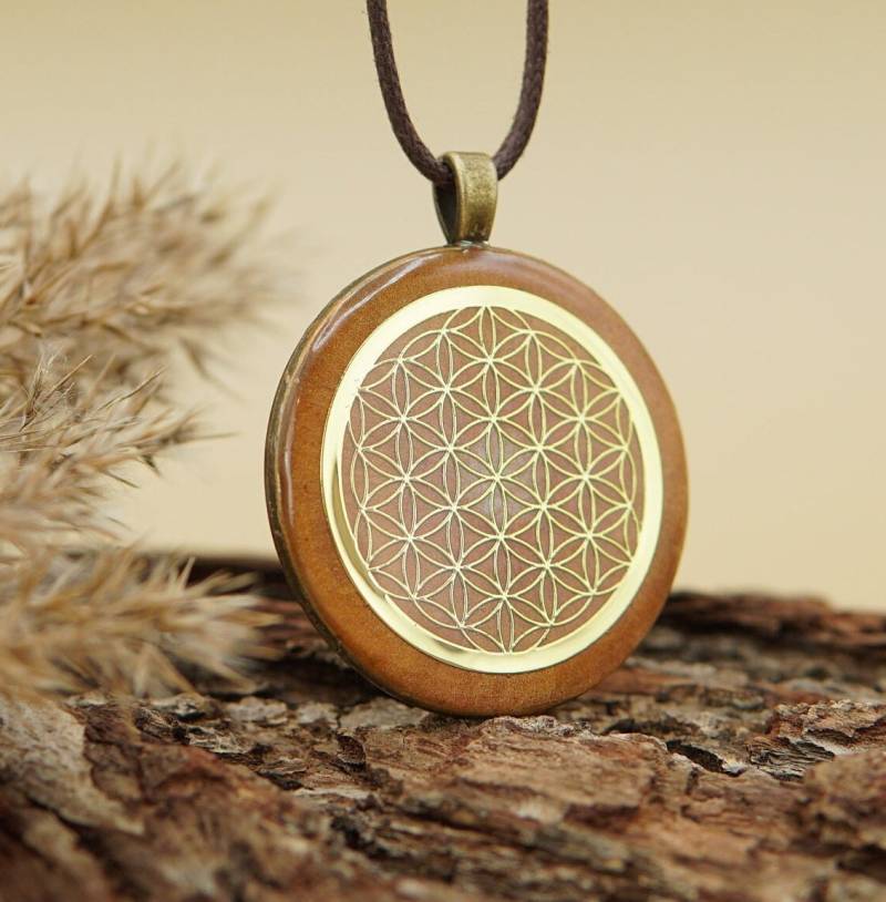 Amulett Mit Blume Des Lebens Symbol - Orgonit Geschenk Unisex Heilige Geometrie Orgon Talisman Schmuck Sakral Chakra Svadhishthana von PRANAYUNA