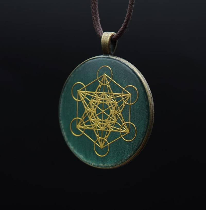 Amulett Mit Metatron Symbol - Orgonit Energie Anhänger Heilige Geometrie Lichtarbeit Schutzamulett Kette Blau-Grün von PRANAYUNA