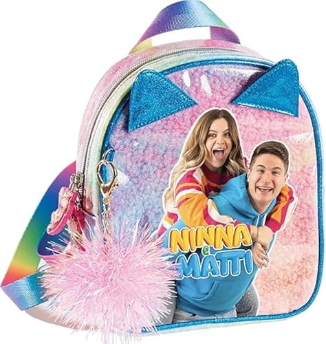 PRESTIGE & DELUXE Rucksack Ninna und Matti Rainbow mit Bommel für Mädchen - Maße: 18 x 8 x 23 cm für die Freizeit + Schlüsselanhänger mit Pailletten und Kugelschreiber mehrfarbig von PRESTIGE & DELUXE
