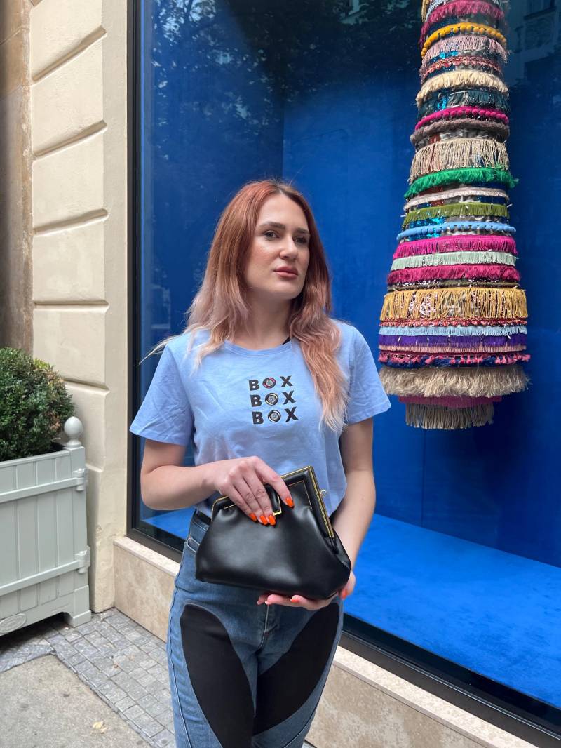 Box F1 Besticktes T-Shirt von PRGCLOSET