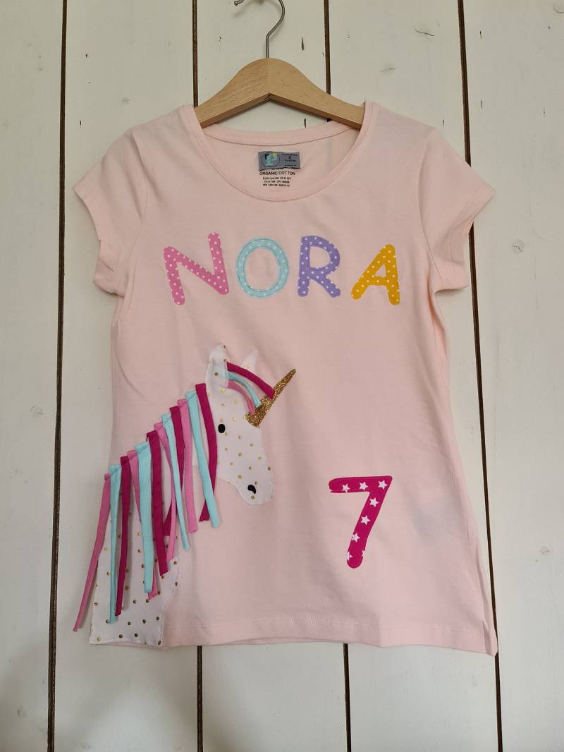 Pripigeburtstagsshirt Einhorn Mit Haaren Zum Frisieren Auf Wunsch Name Mädchen von PRIPImade