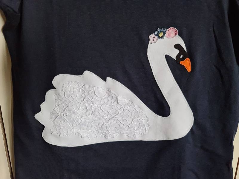 Pripigeburtstagsshirt Schwan Auf Wunsch Mit Name Und Zahlmädchen von PRIPImade