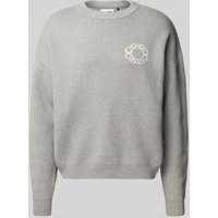 PROHIBITED Oversized Strickpullover mit Label-Print in Hellgrau, Größe S von PROHIBITED