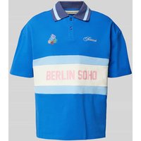 PROHIBITED Regular Fit Poloshirt mit Label-Print in Rauchblau, Größe S von PROHIBITED