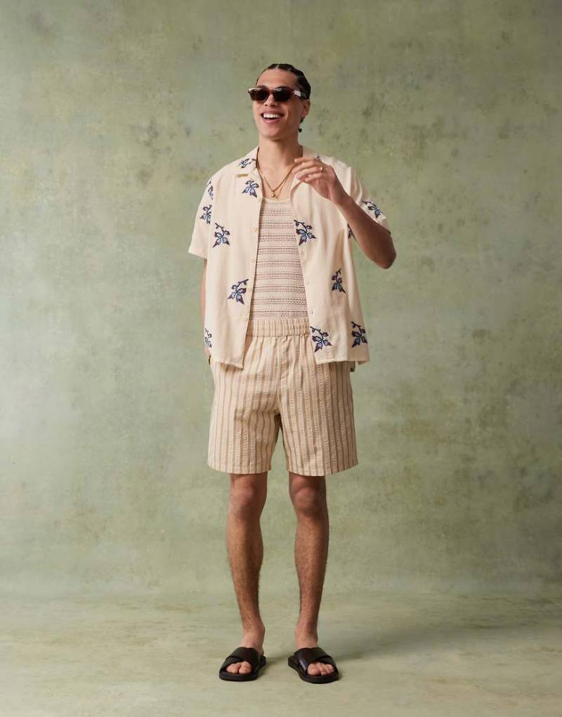 PS Paul Smith - Kurzärmliges Hemd in Wollweiß mit Blumenstickerei von PS Paul Smith