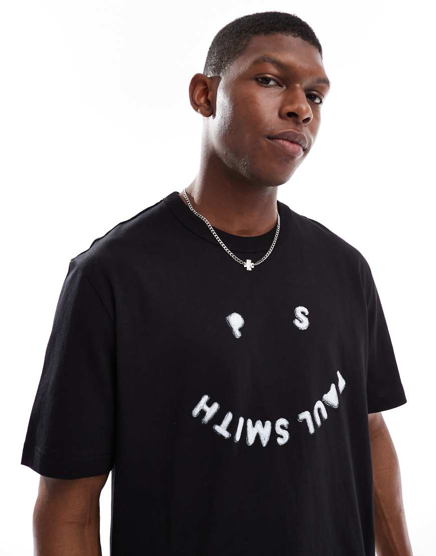 PS Paul Smith - T-Shirt in Schwarz mit normaler Passform und Schriftzug-Logo im Smiley-Design PS Paul Smith - T-Shirt in Schwarz mit normaler Passform und Schriftzug-Logo im Smiley-Design von PS Paul Smith