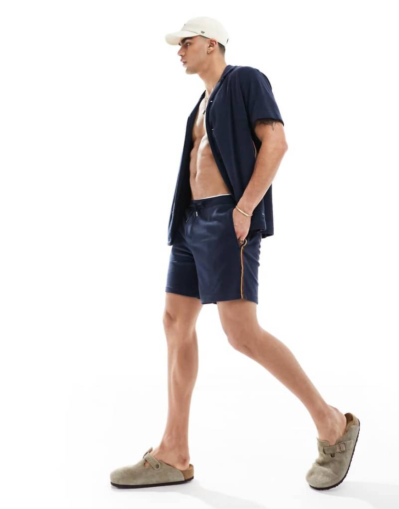Paul Smith - Frottee-Shorts in Marineblau mit Streifen von PS Paul Smith