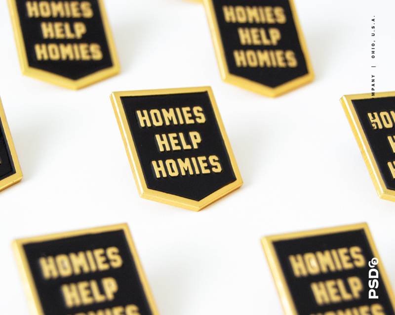 Homies Hilfe Emaille Pin Anstecknadel Rucksack Anstecker Jacke Homies Hilfe Emaille Pin Anstecknadel Rucksack Anstecker Jacke von PSDesignCo
