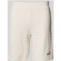 PUMA PERFORMANCE Slim Fit Shorts mit Strukturmuster Modell 'ESS ELEVATED' in Offwhite, Größe XXL von PUMA PERFORMANCE