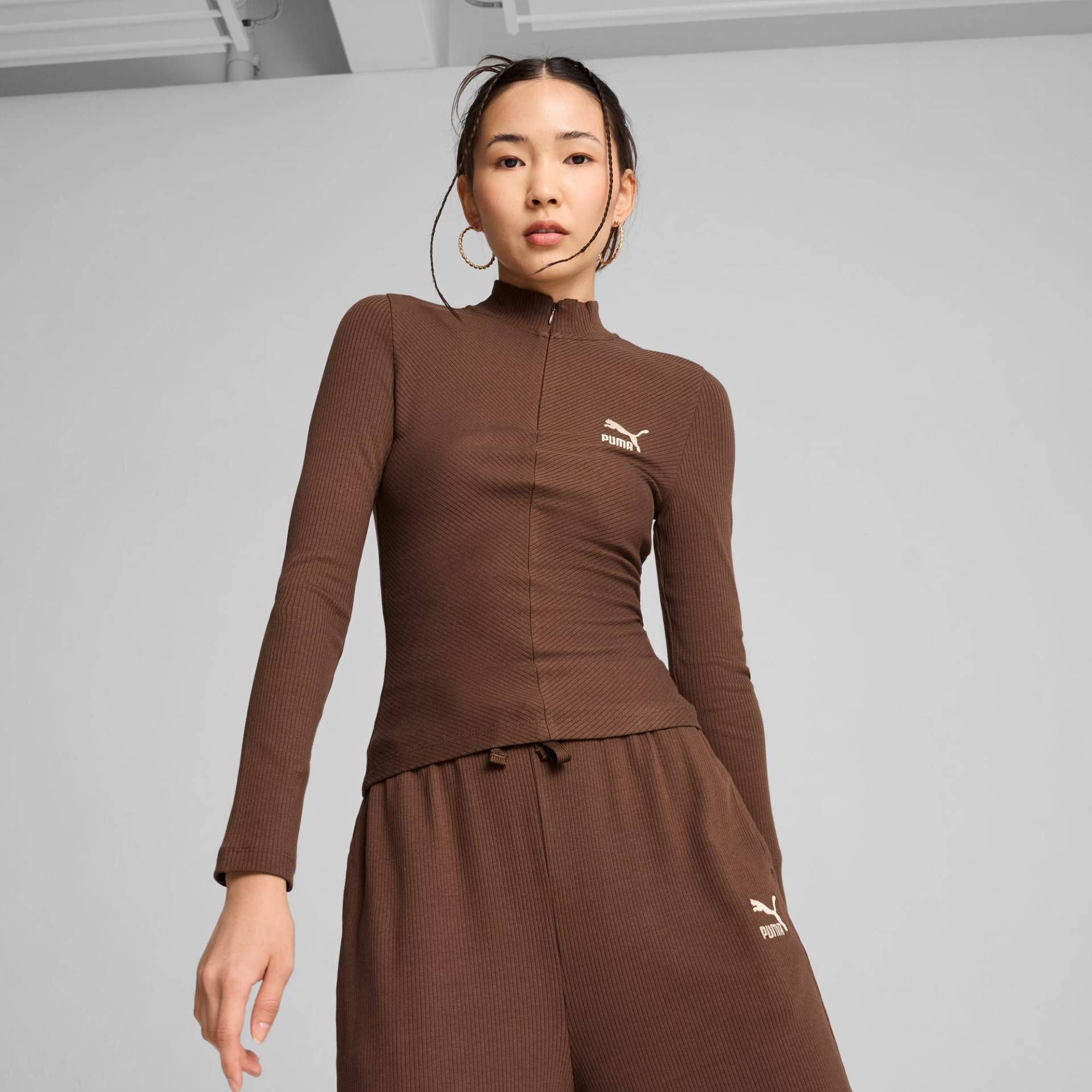 PUMA CLASSICS Geripptes T-Shirt mit halbem Reißverschluss Damen, Braun, Größe: L, Kleidung von PUMA
