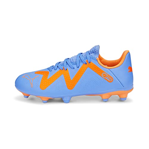 PUMA Unisex Kids' Sport Shoes FUTURE PLAY FG/AG JR Soccer Shoes, BLUE GLIMMER-PUMA WHITE-ULTRA ORANGE, 32 von PUMA