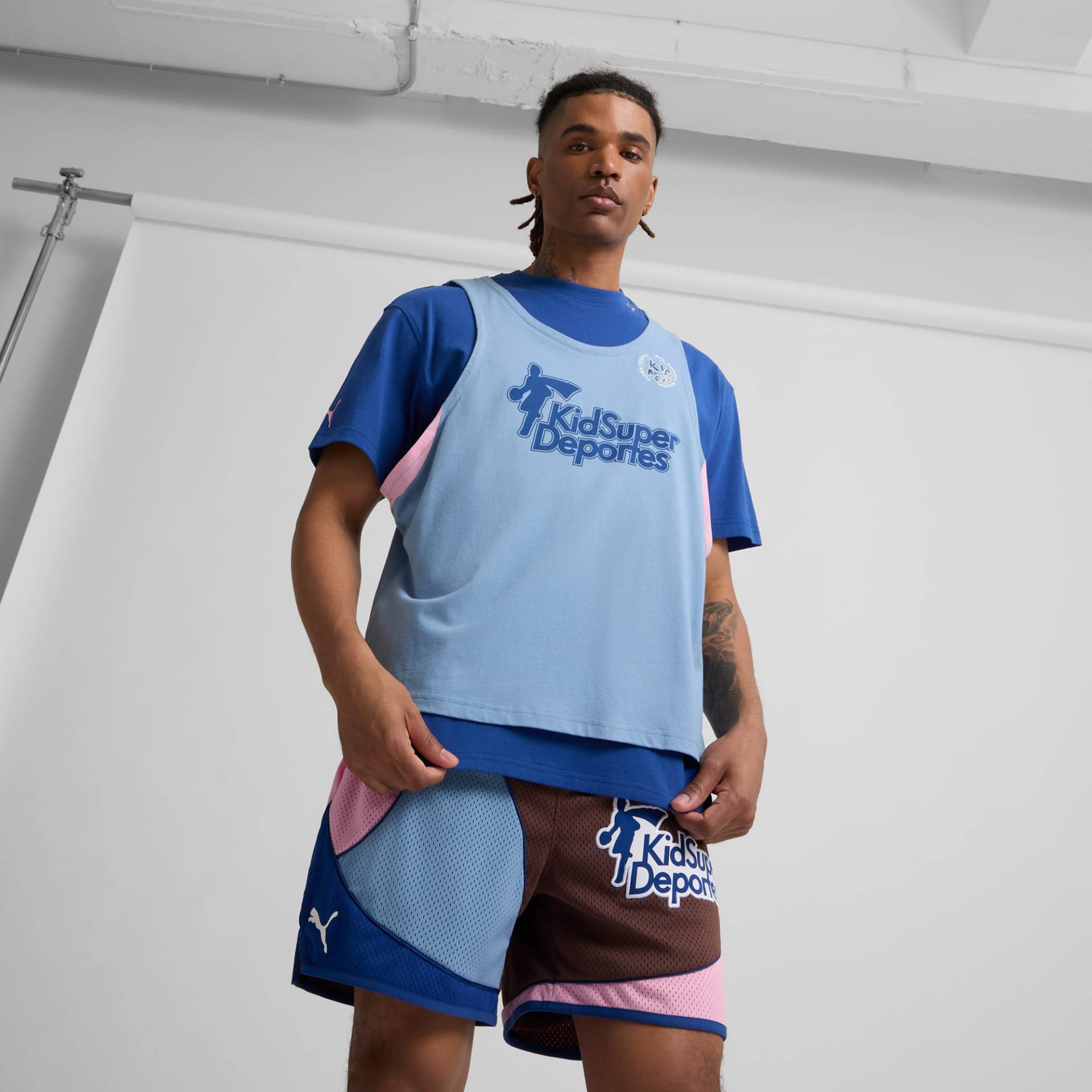 PUMA HOOPS x KIDSUPER T-Shirt Für Damen, Blau, Größe: 4XL, Kleidung von PUMA