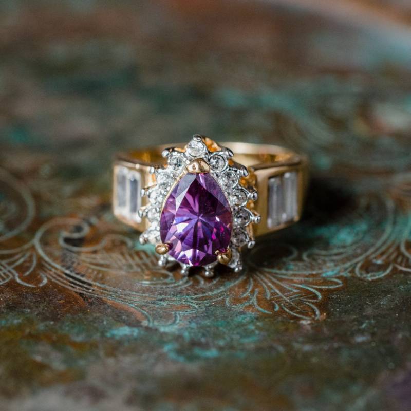 Vintage 18K Gold Galvanisiert Amethyst Zirkonia Cocktail Ring Vintage 18K Gold Galvanisiert Amethyst Zirkonia Cocktail Ring von PVDVintageJewelry