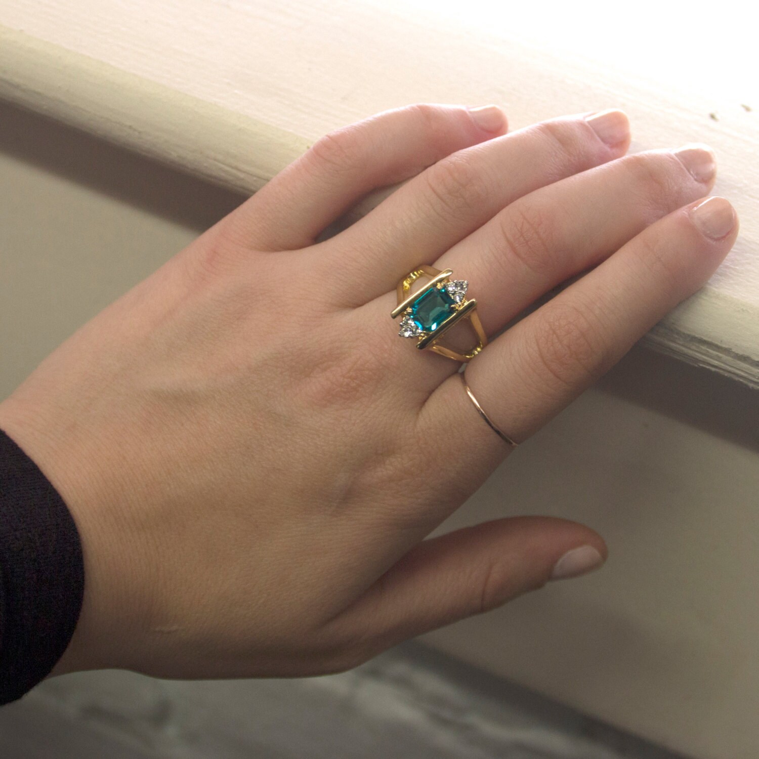 Vintage 1980S Zirkon & Swarovski Kristall Ring 18K Gold Galvanisiert Vintage 1980S Zirkon & Swarovski Kristall Ring 18K Gold Galvanisiert von PVDVintageJewelry