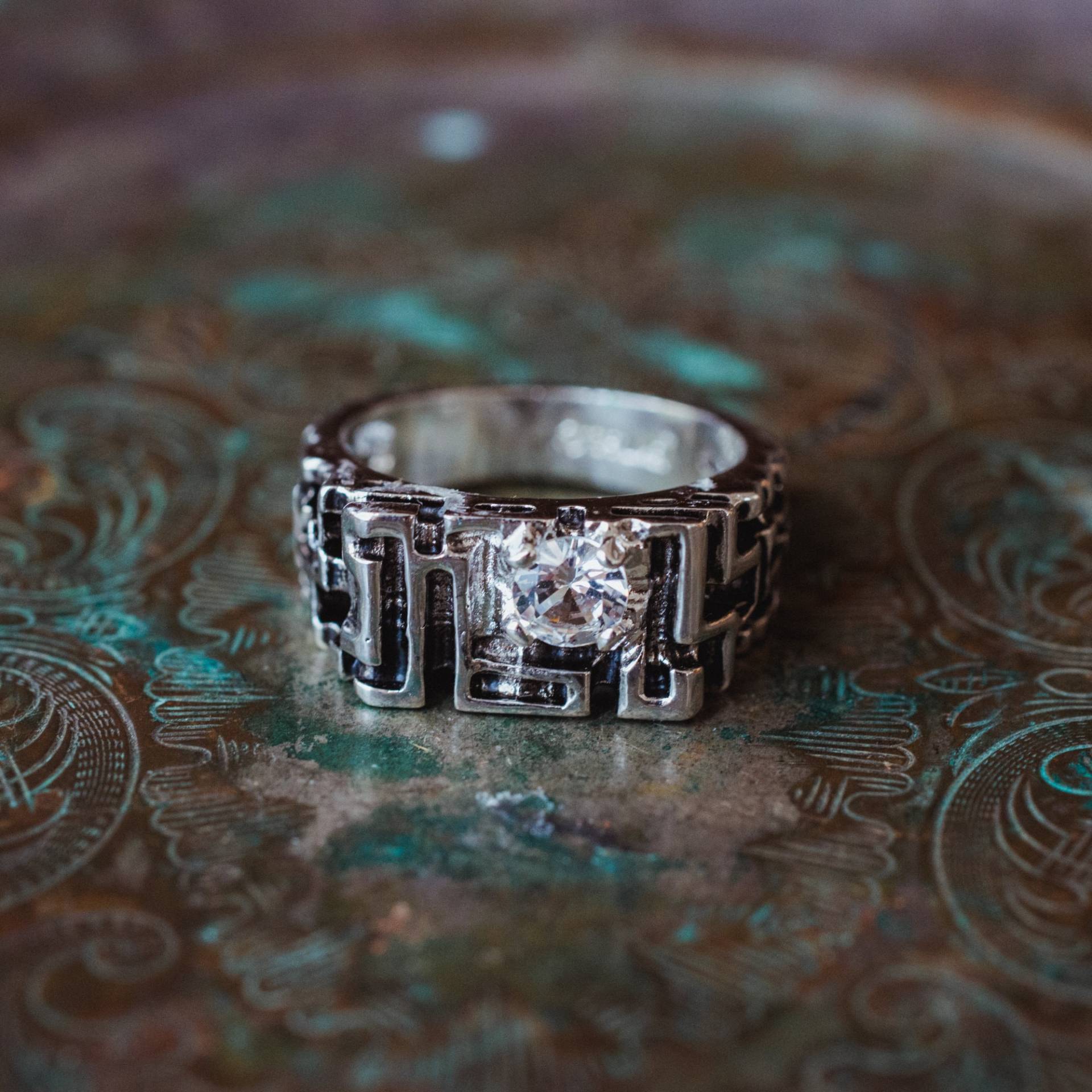 Vintage Edwardian Style Spinell Nugget Ring - 18K White Gold Plated Vintage Edwardian Style Spinell Nugget Ring - 18K White Gold Plated von PVDVintageJewelry