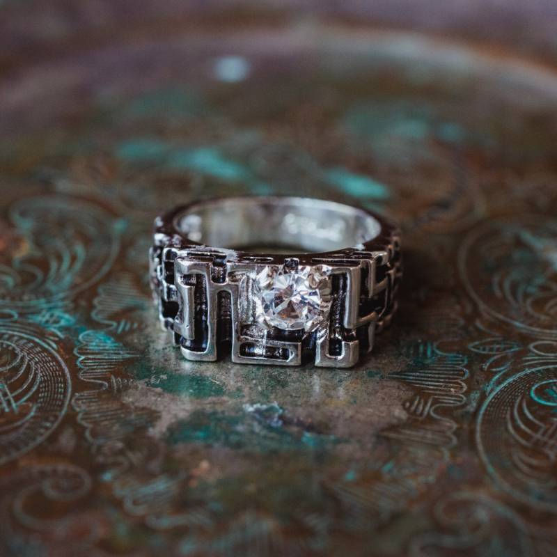 Vintage Edwardian Style Spinell Nugget Ring - 18K White Gold Plated Vintage Edwardian Style Spinell Nugget Ring - 18K White Gold Plated von PVDVintageJewelry