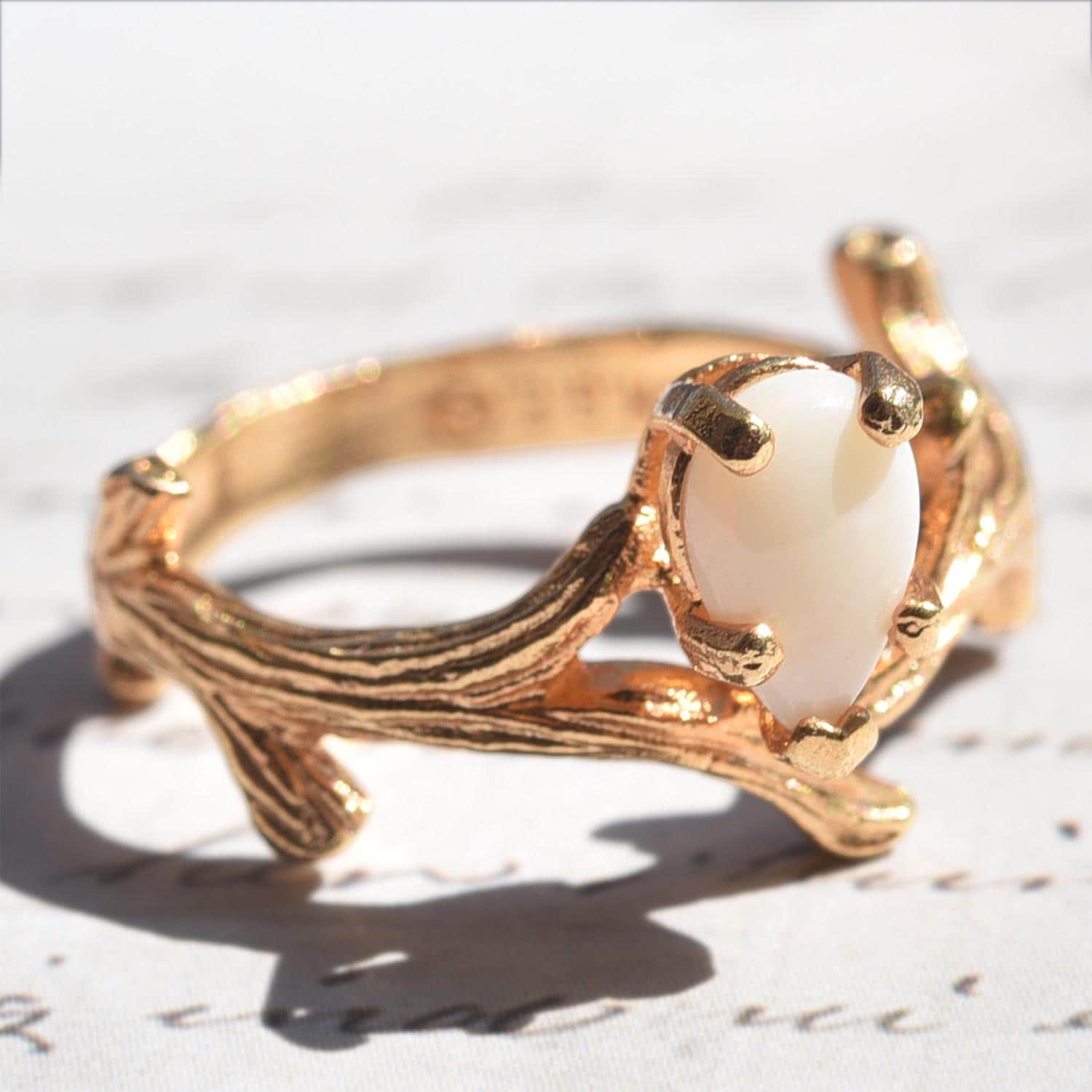 Vintage Opal Ring 18K Gold Zweig Stil, Midcentury Schmuck Vintage Opal Ring 18K Gold Zweig Stil, Midcentury Schmuck von PVDVintageJewelry