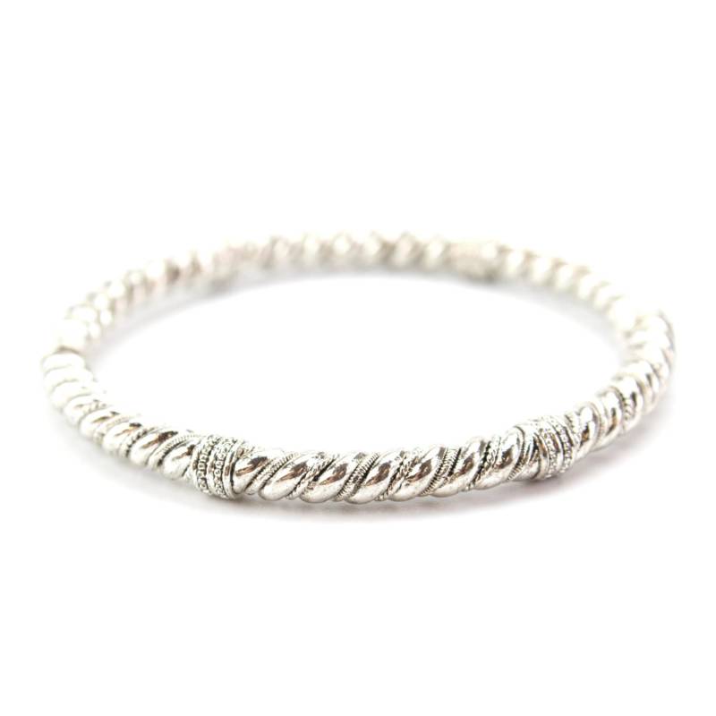 Vintage Oscar De La Renta Armreif Strukturiertes Silberfarbenes Designer Armband Vintage Oscar De La Renta Armreif Strukturiertes Silberfarbenes Designer Armband von PVDVintageJewelry