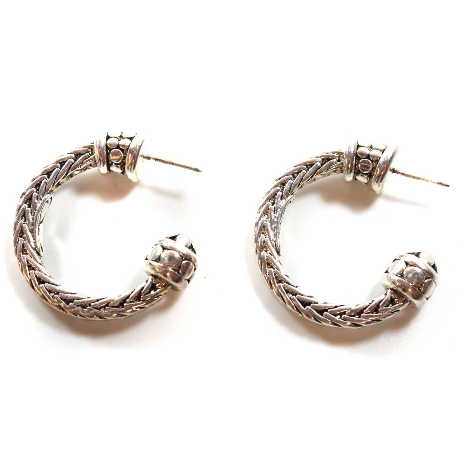 Vintage Oscar De La Renta Geflochtene Creolen - Antike Silber Ton Vintage Oscar De La Renta Geflochtene Creolen - Antike Silber Ton von PVDVintageJewelry