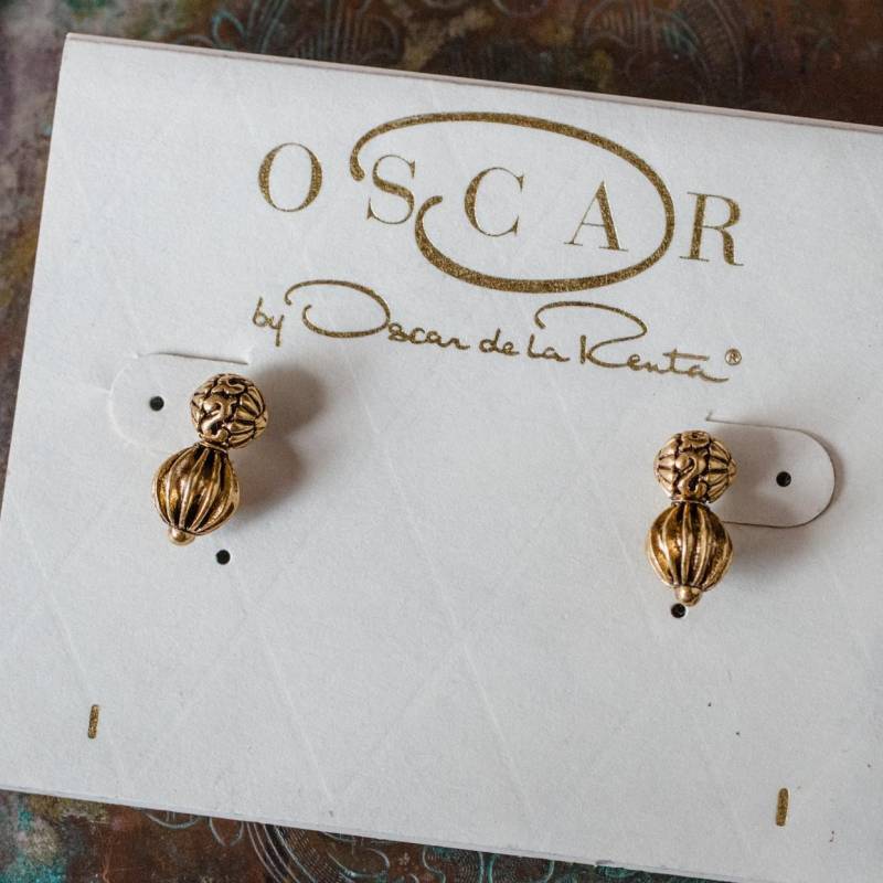 Vintage Oscar De La Renta Goldfarbene Ohrstecker Vintage Oscar De La Renta Goldfarbene Ohrstecker von PVDVintageJewelry