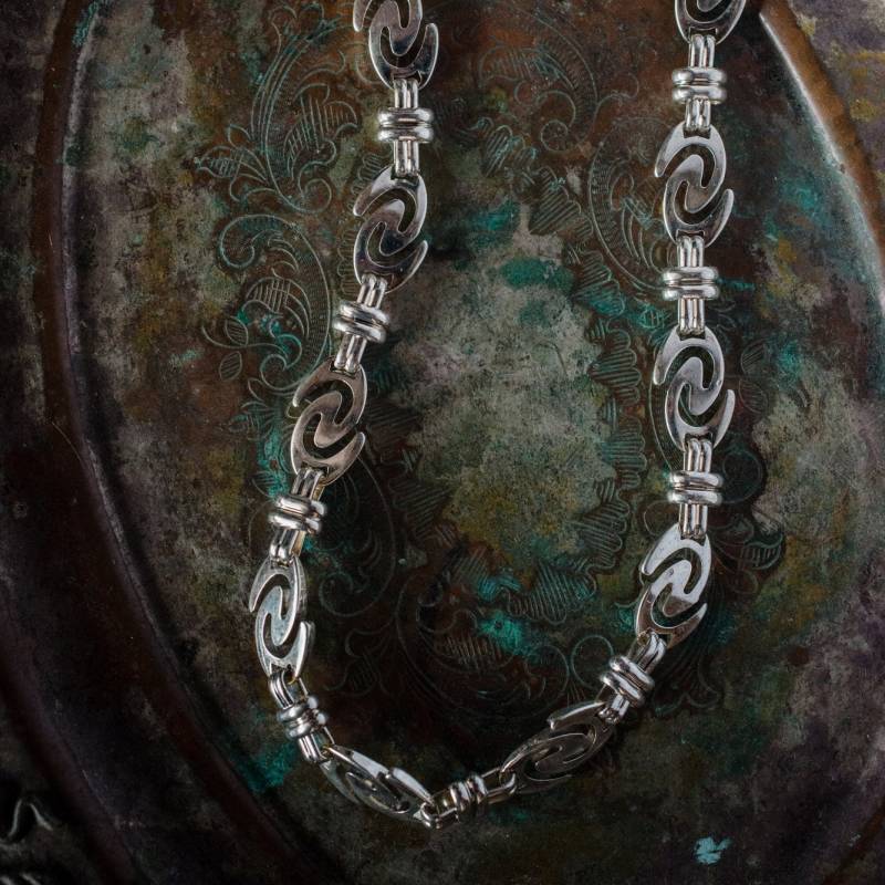 Vintage Oscar De La Renta Logo-Halskette, Weiß Vergoldetes Silber, 45 cm Vintage Oscar De La Renta Logo-Halskette, Weiß Vergoldetes Silber, 45 cm von PVDVintageJewelry