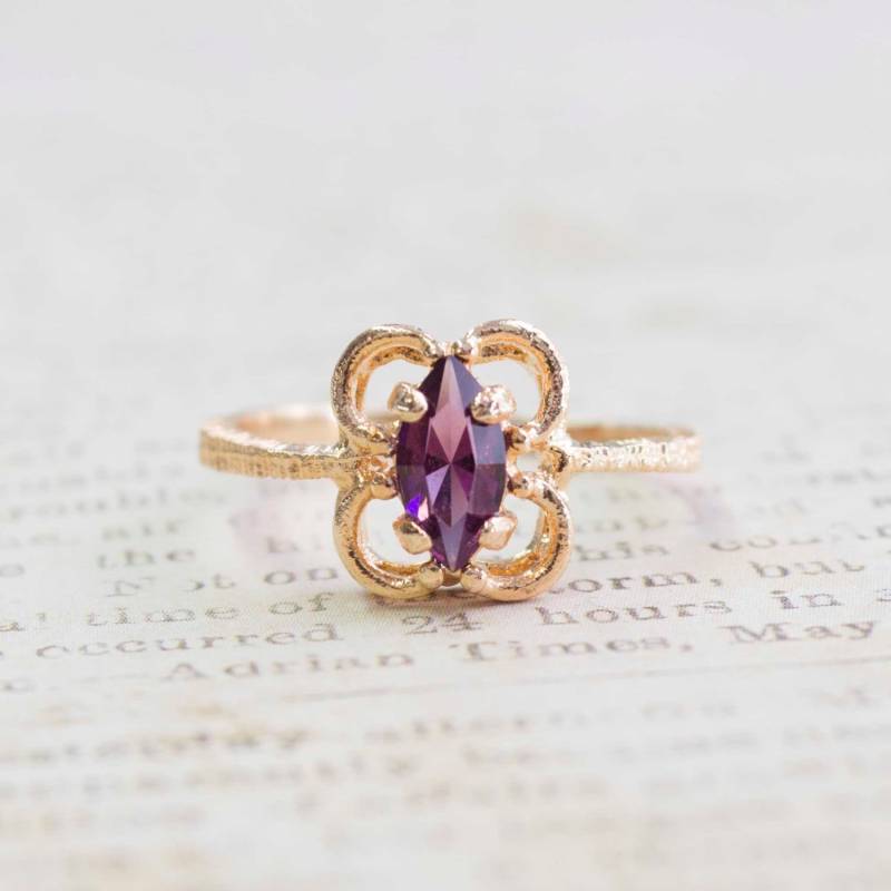 Vintage Amethyst Swarovski Kristall Ring 18K Gold Galvanisiert, Februar Geburtsstein von PVDVintageJewelry