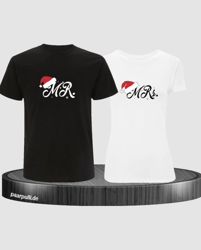 Mr. & Mrs. Mit Weihnachtsmütze T-Shirt von Paarpulli