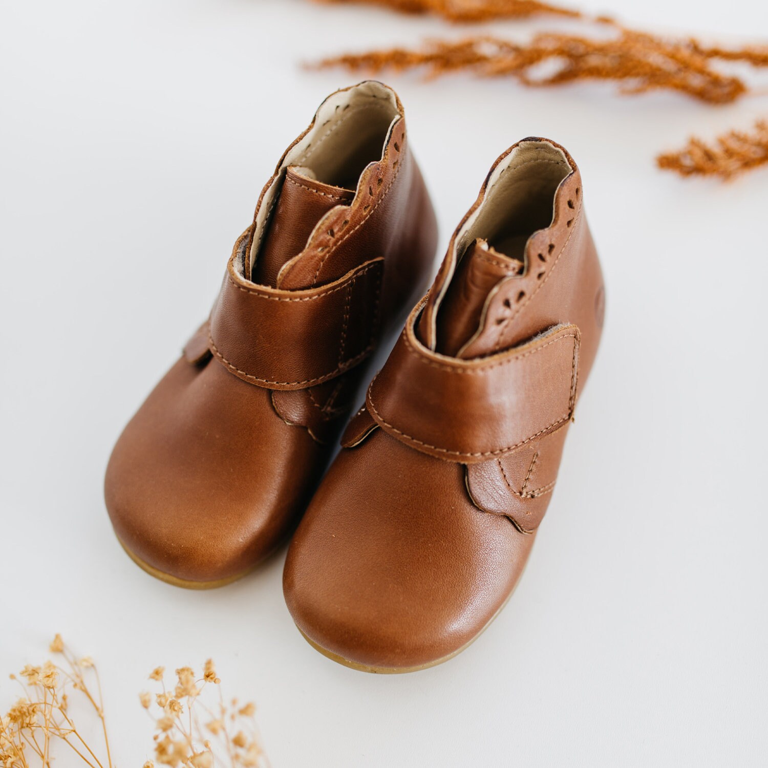 Nu Drops Gebändert - Baby Mädchen Booties Braunes Leder Kleinkind Jungen Winter Braune Stiefel Winterstiefel Nu Drops Gebändert - Baby Mädchen Booties Braunes Leder Kleinkind Jungen Winter Braune Stiefel Winterstiefel von PabucunNU