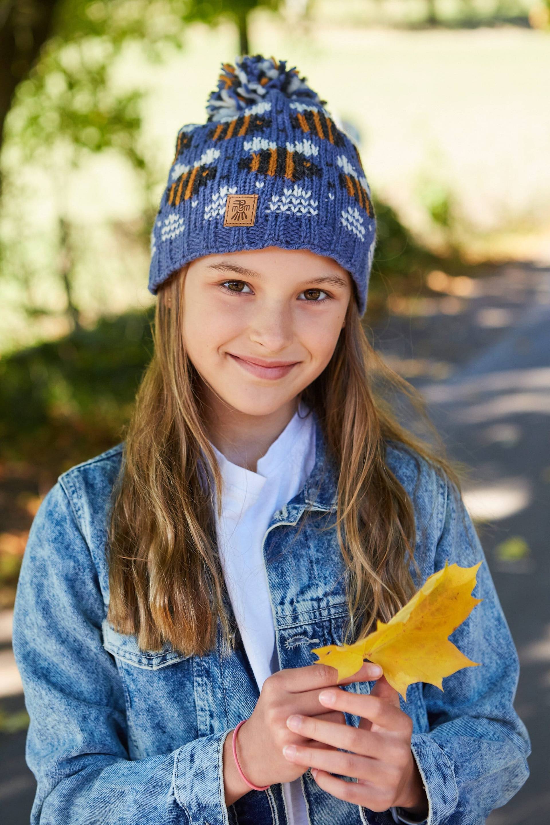 Kinder Bee Bommel Beanie - Kid's Bumble Strickmütze Honey 100% Wolle Handgemacht in Nepal Fair Trade Pachamama von PachamamaWoollies