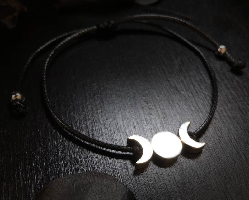 Triple Moon Armband Mit - Aus Versilbertem Messing Oder Neusilber von PaganWorkshop