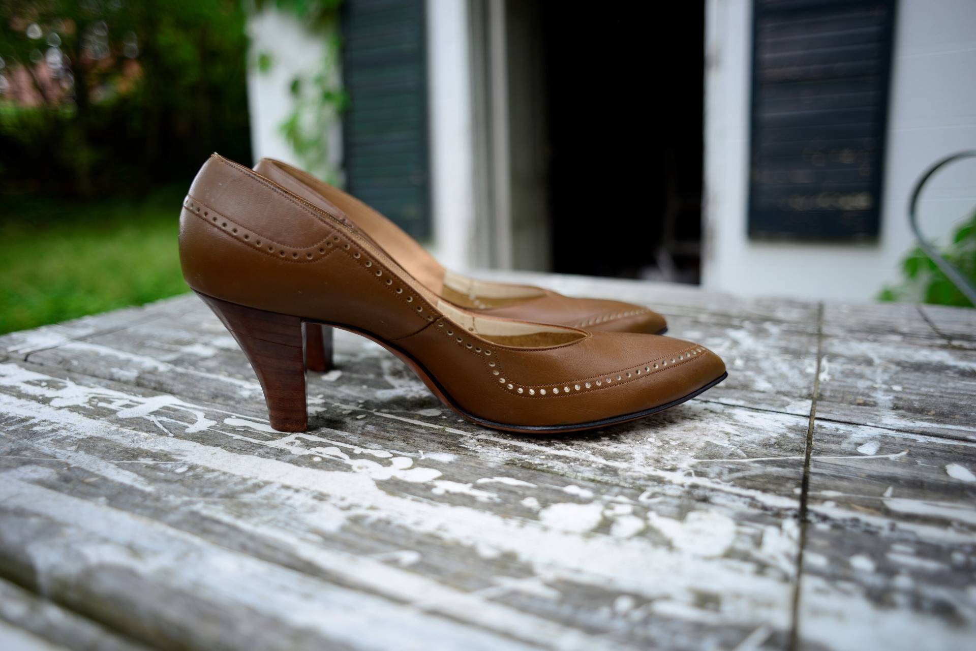 60Er Jahre Best & Co. Klassisch Genähte Ösen Leder Mandelkappe Holz-Heels, Ungetragen // Gr. 7 Medium von PageOfAir