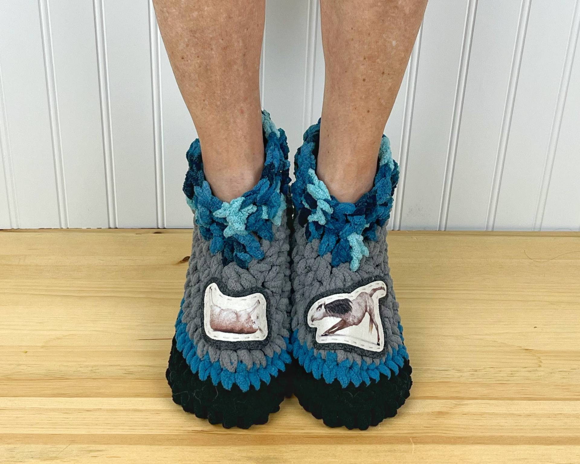 Blaue Yoga-Tiere Hausschuhe - Chenille-Pantoffelsocken Hygge-Hausschuhe Gute Besserung Neurpathie/Crps/Fußschmerzlinderung Blaue Yoga-Tiere Hausschuhe - Chenille-Pantoffelsocken Hygge-Hausschuhe Gute Besserung Neurpathie/Crps/Fußschmerzlinderung von PahhhsSlipperShop