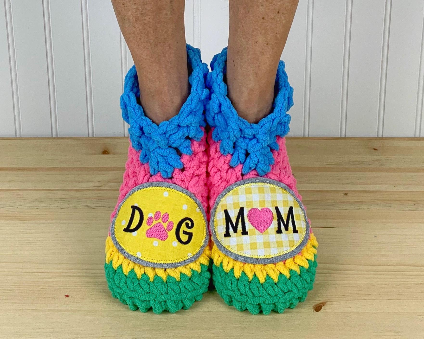 Hunde Mama Hausschuhe - Geschenk Für Hundeliebhaber Kuschelige Chenille Tierliebhaber Fell Baby Mama Gute Besserung Pflegepaket Neurpathie Crps Hunde Mama Hausschuhe - Geschenk Für Hundeliebhaber Kuschelige Chenille Tierliebhaber Fell Baby Mama Gute Besserung Pflegepaket Neurpathie Crps von PahhhsSlipperShop
