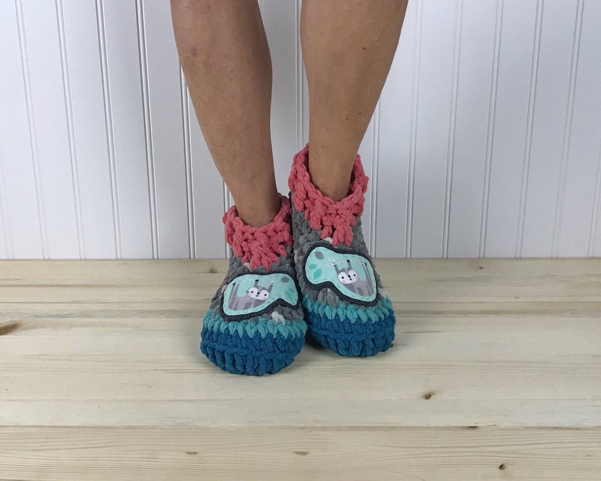 Kuschelige Faultier Hausschuhe - Chenille Slipper Socken Hygge Haus Haus Get Well Care Paket Neuropathie Crps Fuß Schmerzlinderung Kuschelige Faultier Hausschuhe - Chenille Slipper Socken Hygge Haus Haus Get Well Care Paket Neuropathie Crps Fuß Schmerzlinderung von PahhhsSlipperShop