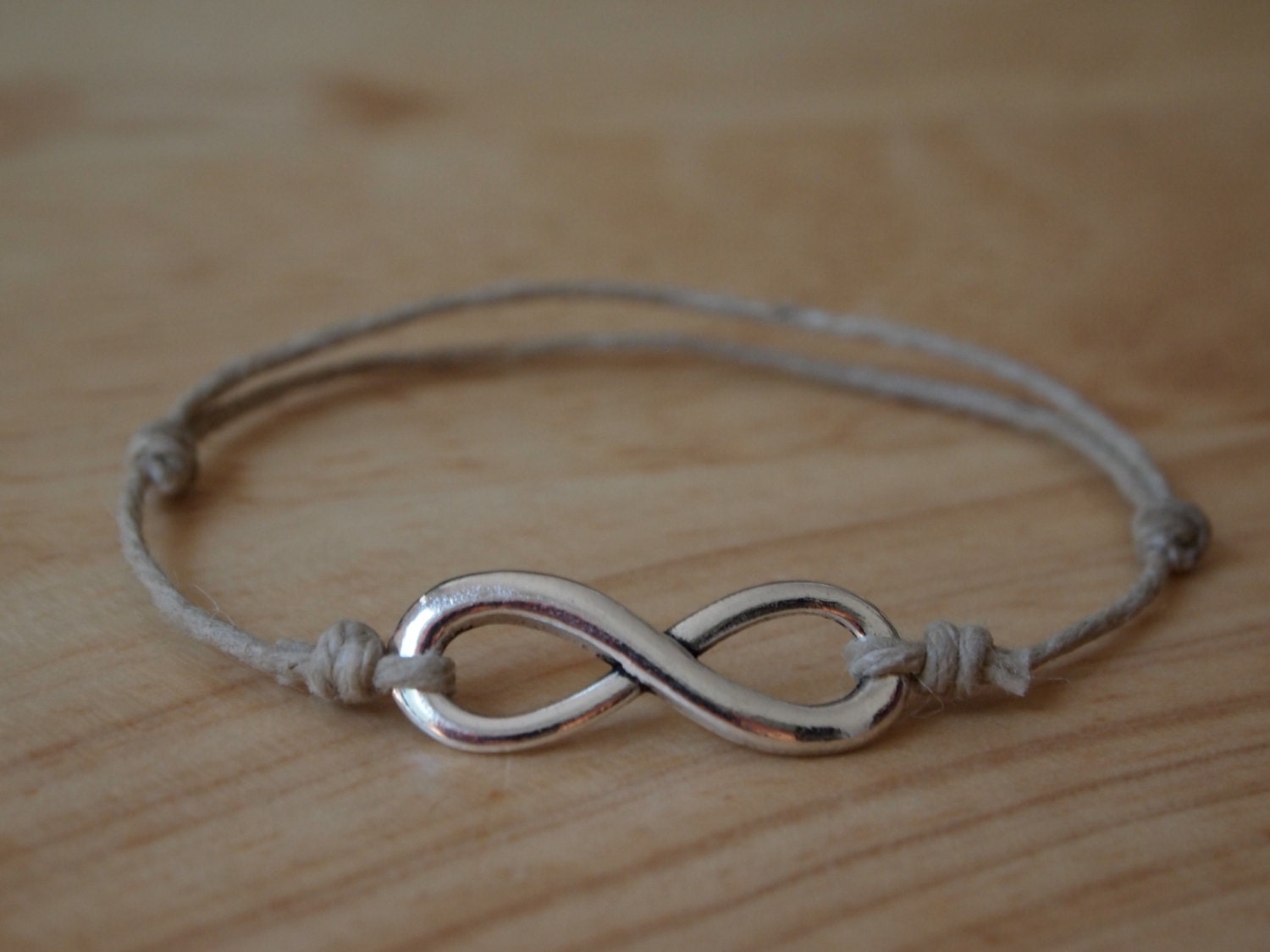 Einstellbare Infinity Charm Natürliche Hanf Armband | Slip-Knot Closure Von Paisley Braids Einstellbare Infinity Charm Natürliche Hanf Armband | Slip-Knot Closure Von Paisley Braids von PaisleyBraids