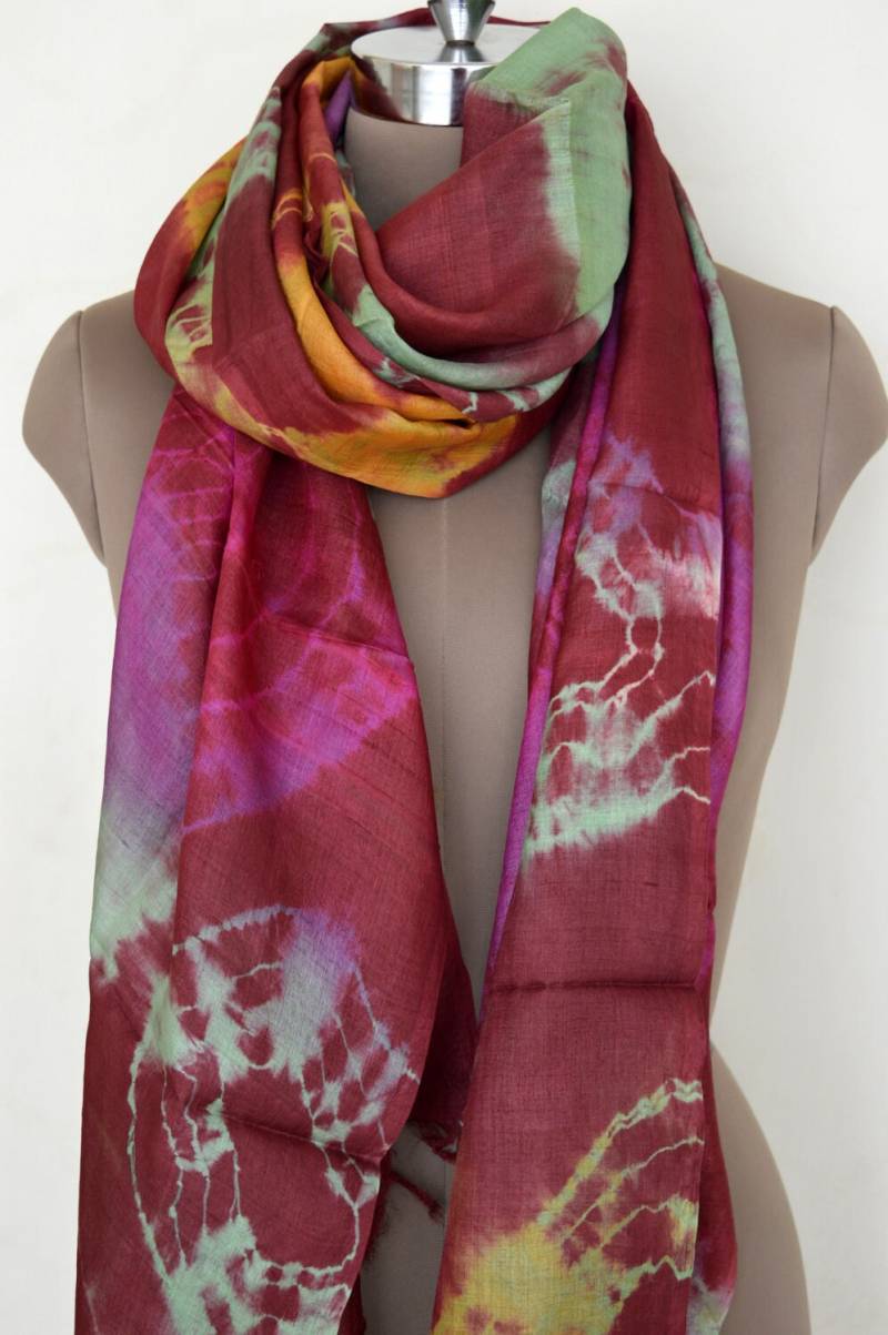 Handgewebter Tussar Seidenschal in Den Farben Kastanienbraun, Grün, Gelb von PaislyPrint