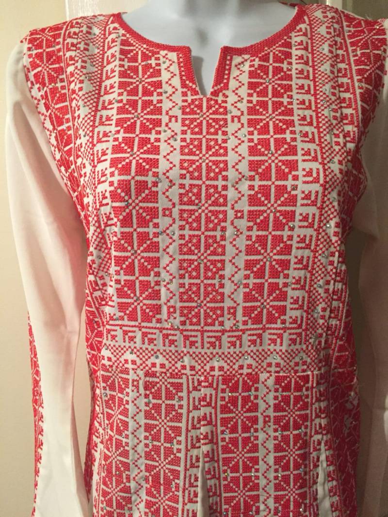 Wunderschönes Weißes Kleid/Thobe Abbaya Kaftan Mit Roten Stickereien von PalestinianStitches